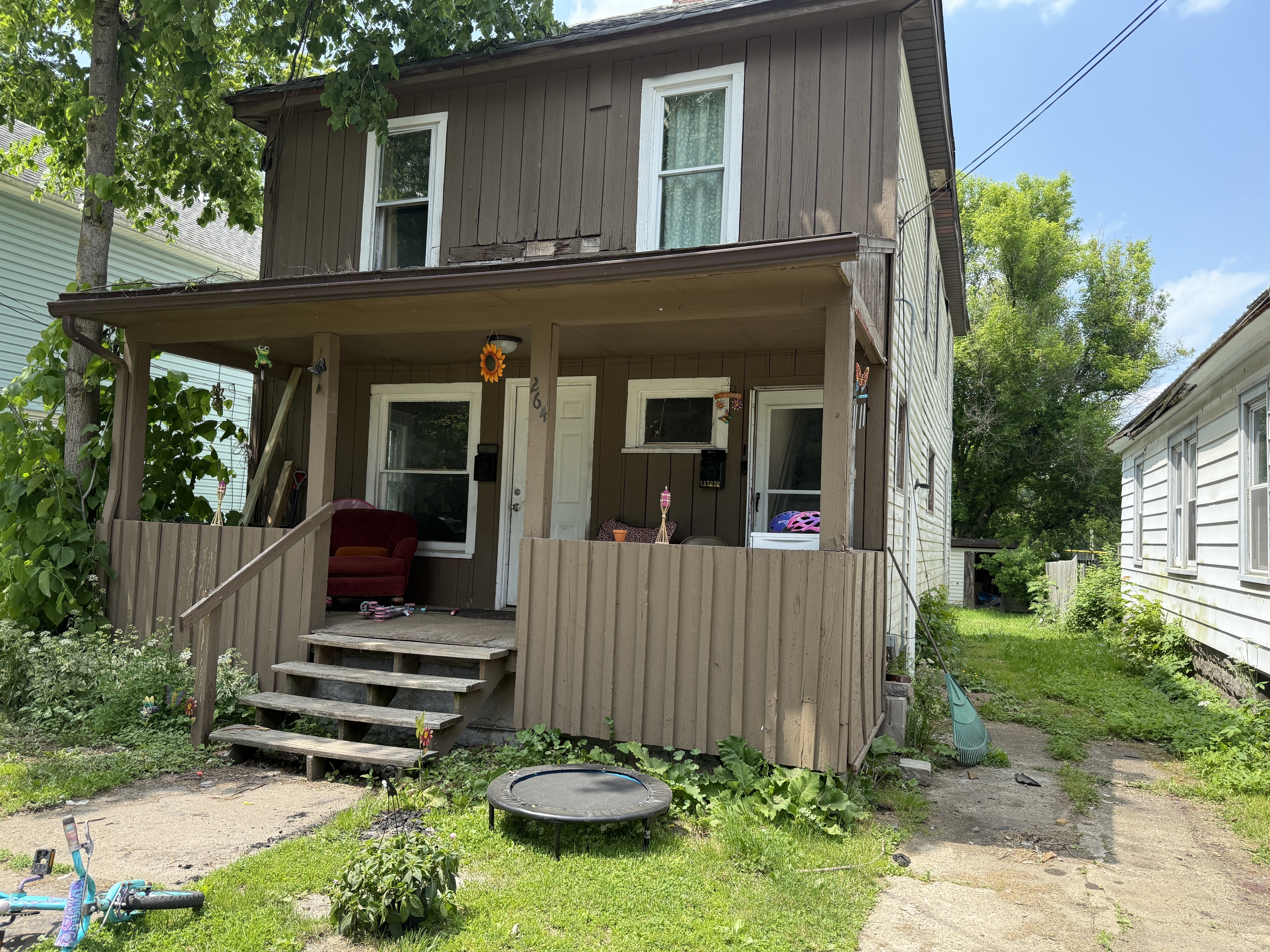 264 Lister Avenue - 1